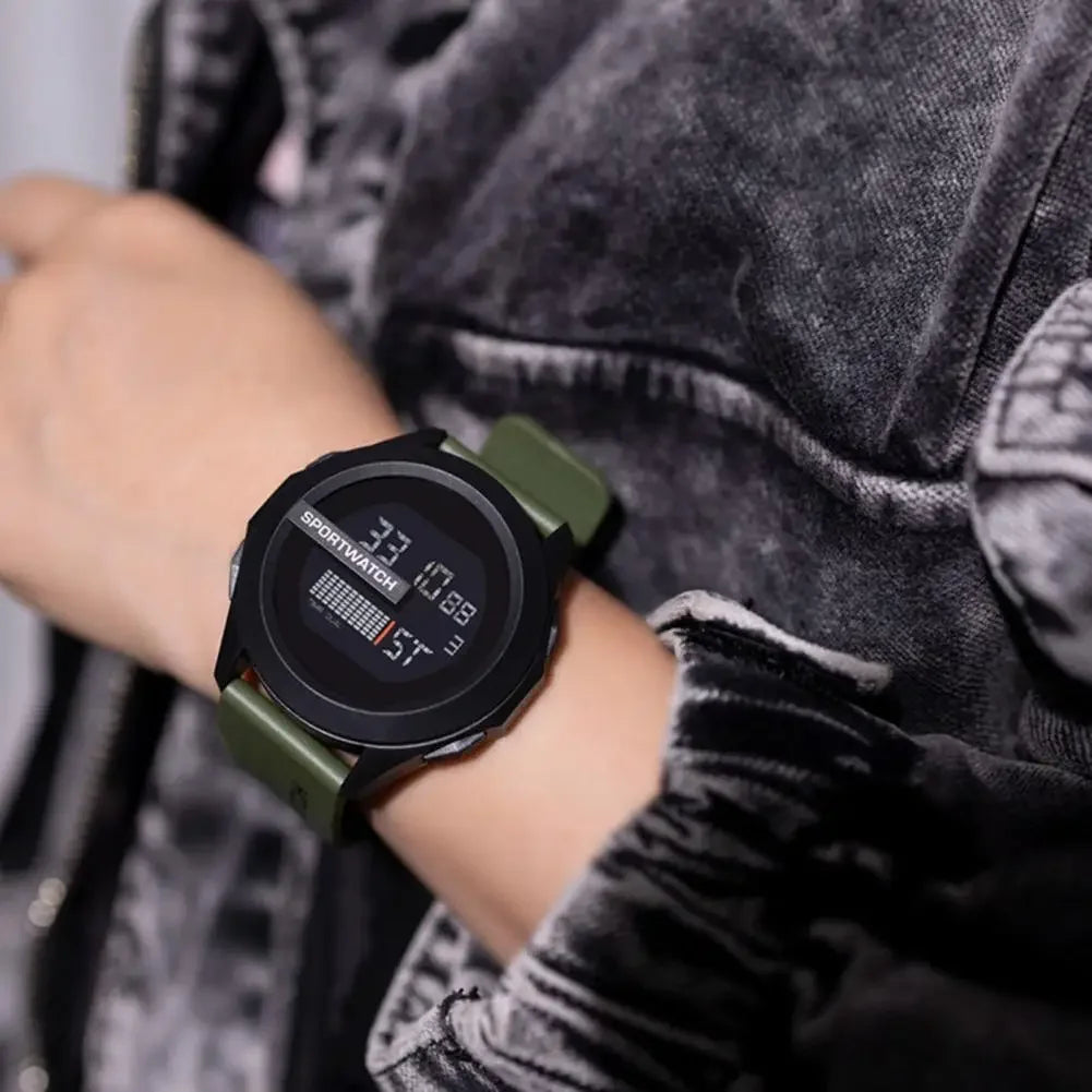 LED Digital Sportuhr - Wasserdicht Fitness Uhr für Männer